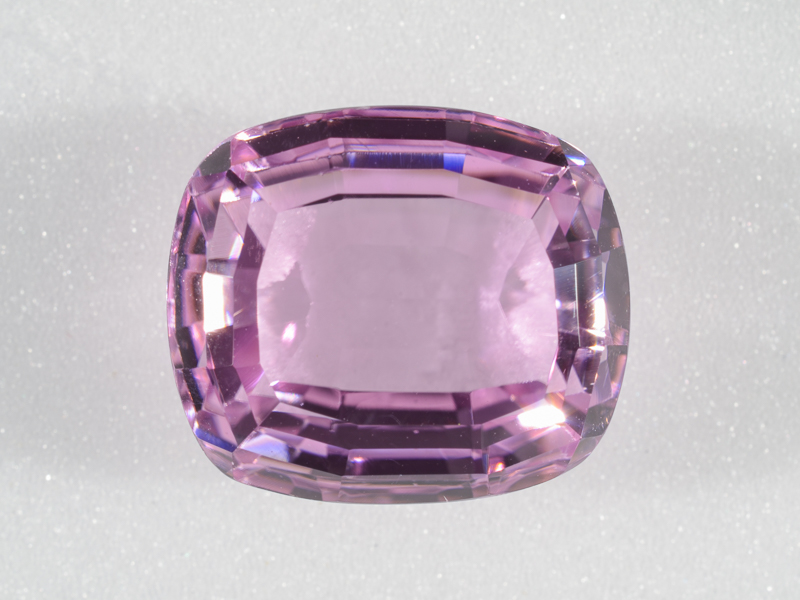 Kunzite gem